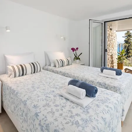 Eleftheria By Vintage Travel Kerasa